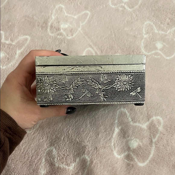 Silver Tree Design Jewelry Box - Picture 5 of 6